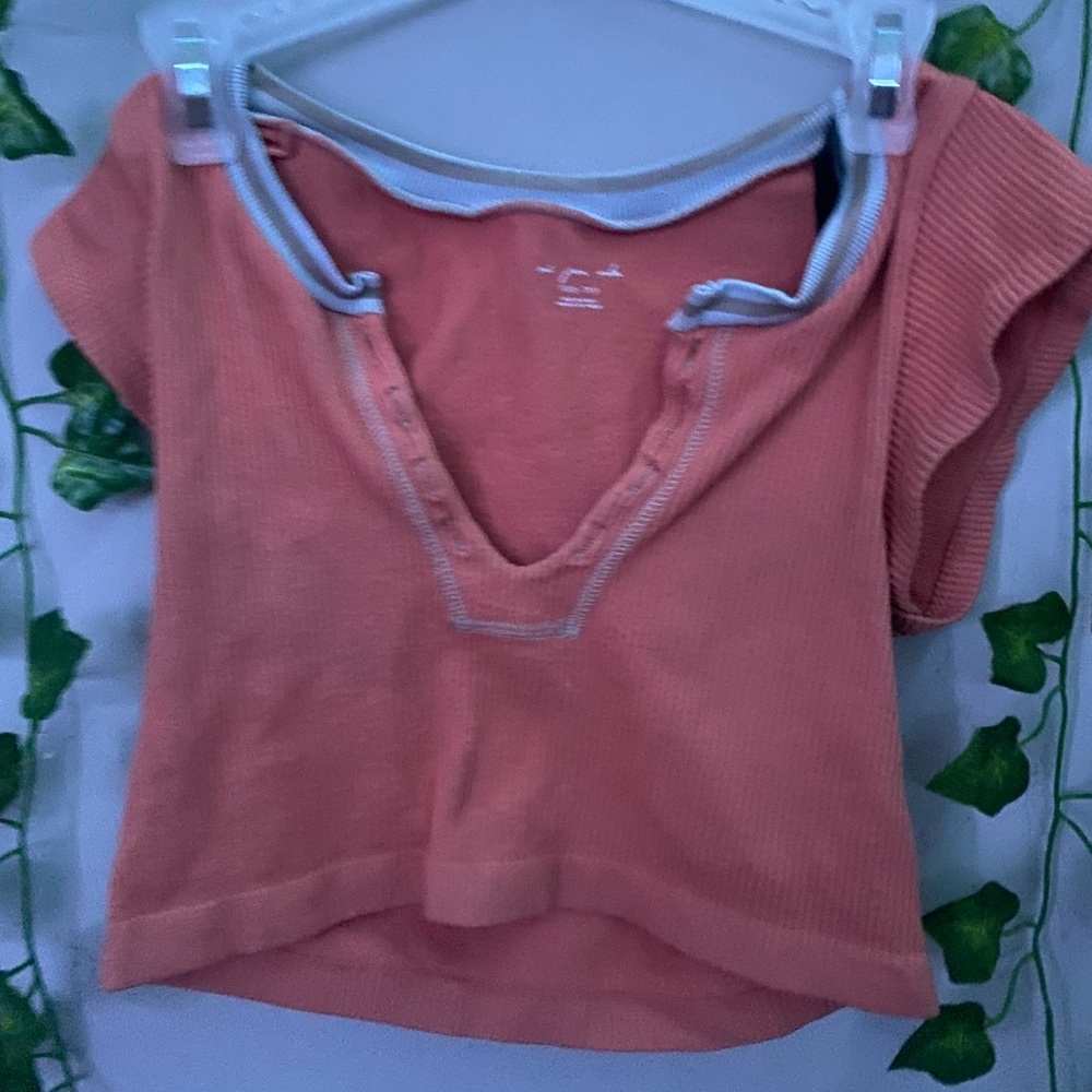 XS urban outfitters crop top